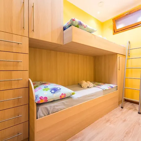 Anna Apartment