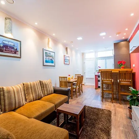 Anna Apartment